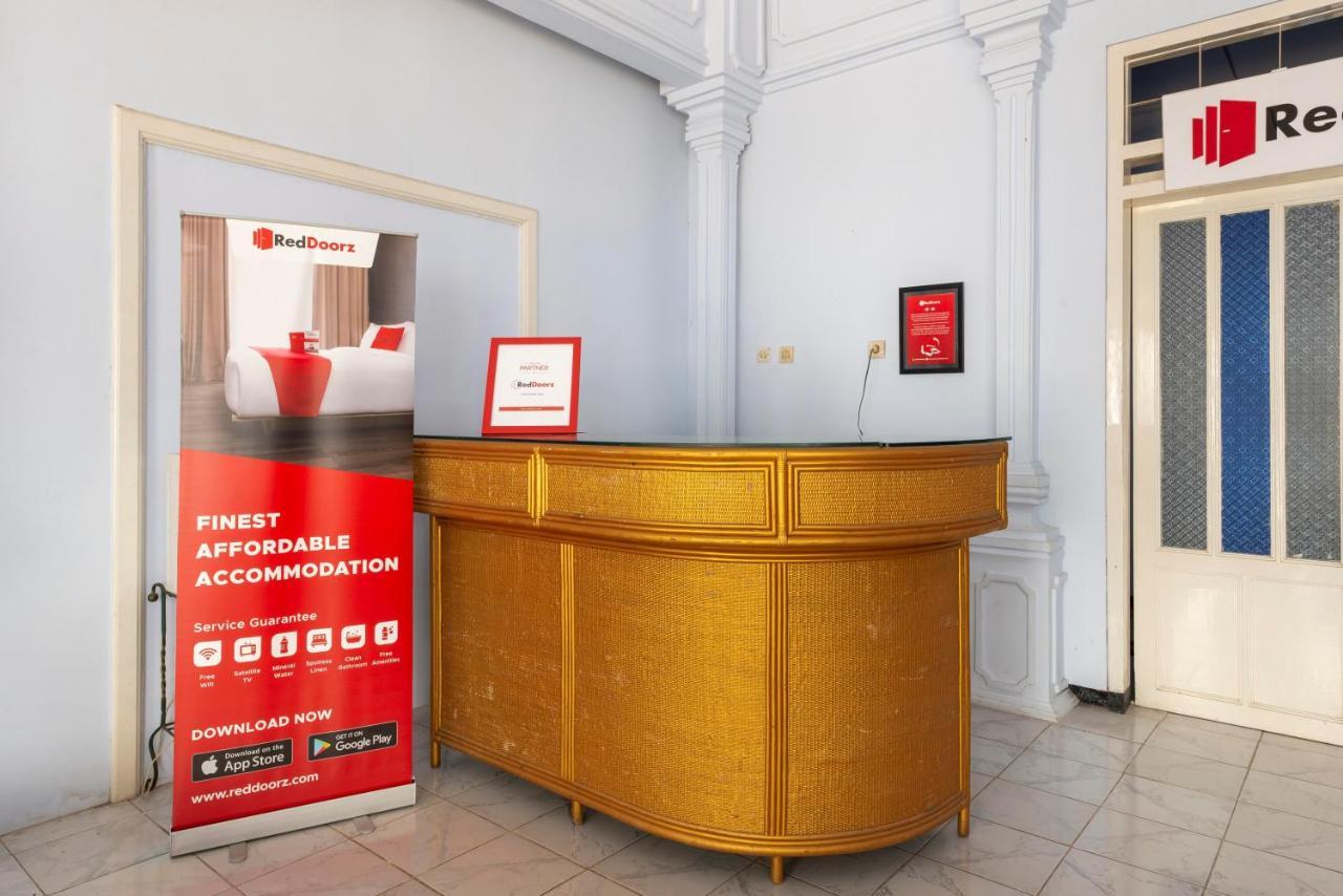Reddoorz Syariah @ Bondowoso City Center Exterior photo