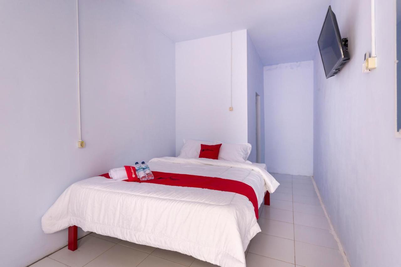 Reddoorz Syariah @ Bondowoso City Center Exterior photo